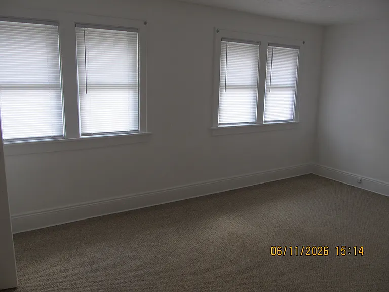 1915 Newton St — Photo 6