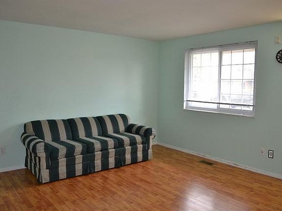 2nd image of 7637 Stonecrest Dr