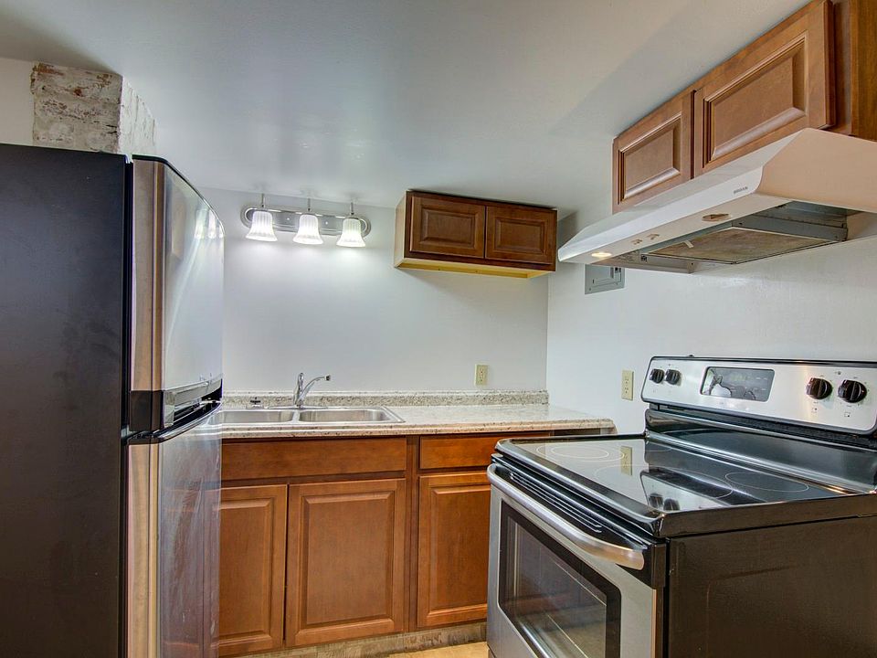 1st image of 112 N 38th Ave #100