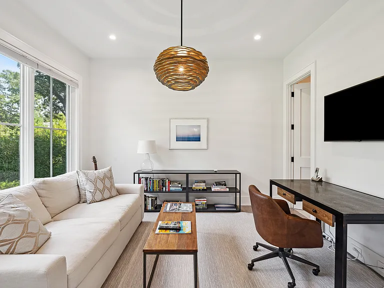 Birchwood Ln — Photo 11