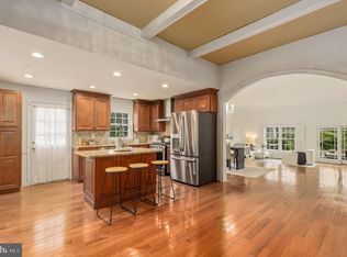 20129 Darlington Dr, Montgomery Village, MD 20886