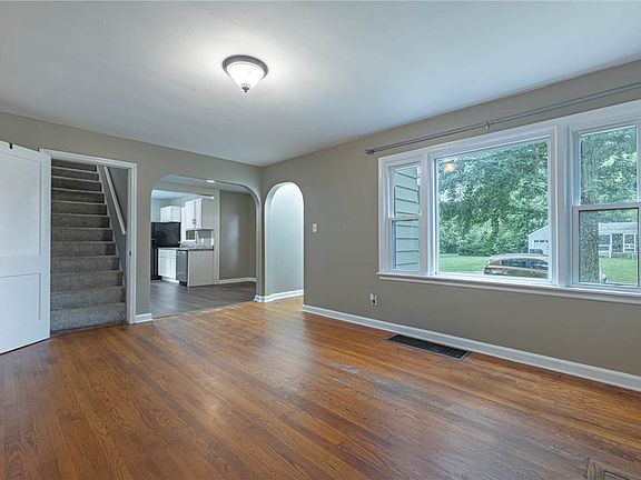 4th image of 407 W Lomar Ave