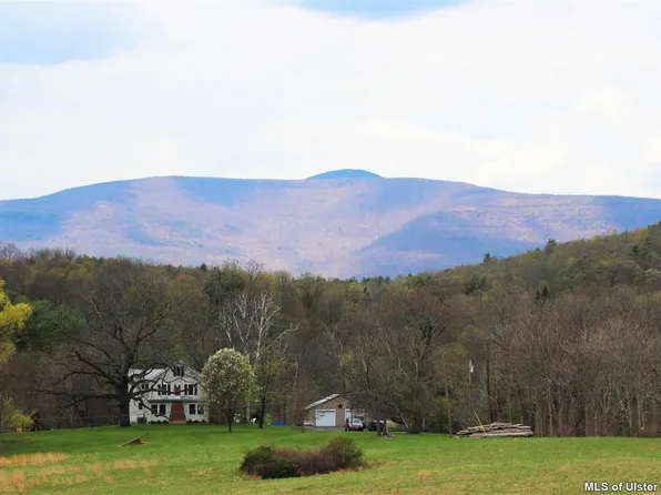 127 Dave Elliot Rd, Saugerties, NY 12477