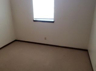 620 S Merchant St APT D, Emporia, KS 66801
