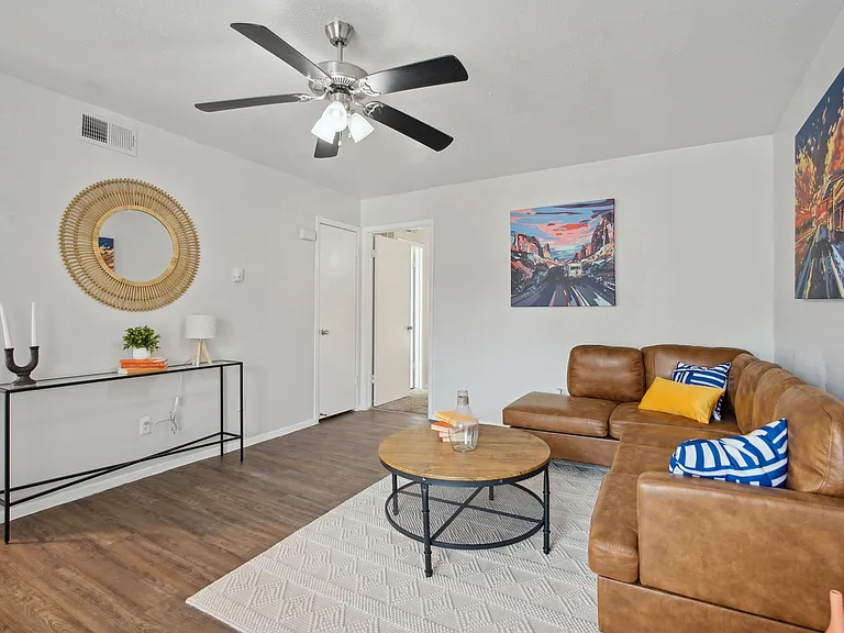 La Fortuna Apartments — Photo 9