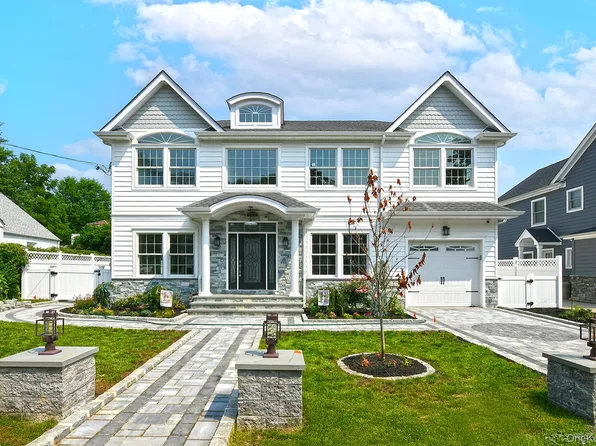 127 Vanderbilt Avenue, Manhasset, NY 11030