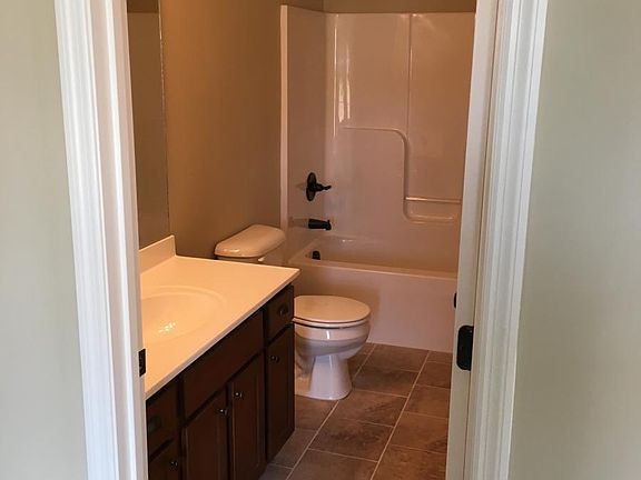 3rd image of 338 Parkview Pl