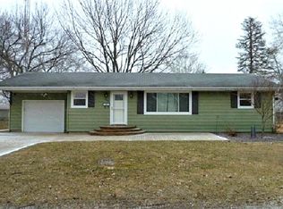 185 Regent St, Lincoln, IL 62656