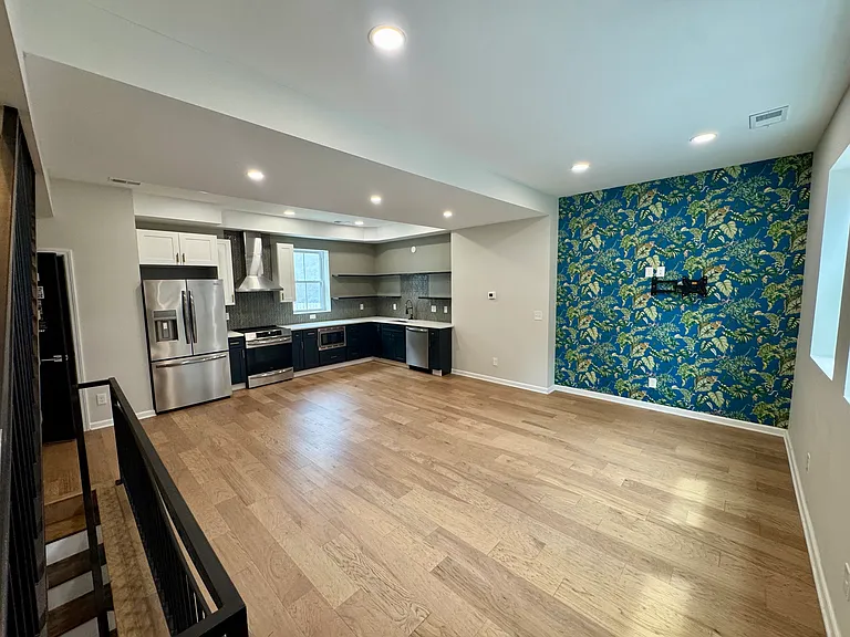 845 Blossom Way — Photo 2