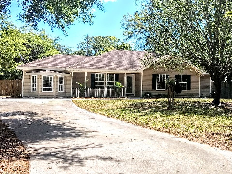 4/2 cul de sac, .32 acre 