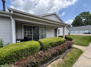 1041 Leisure Dr, Flint, MI 48507