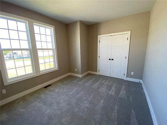 3rd image of 7440 N Lamar Dr