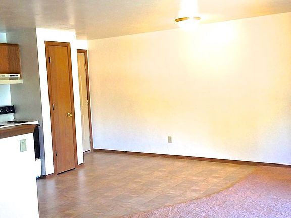 5th image of 564 N Danz Ave #4