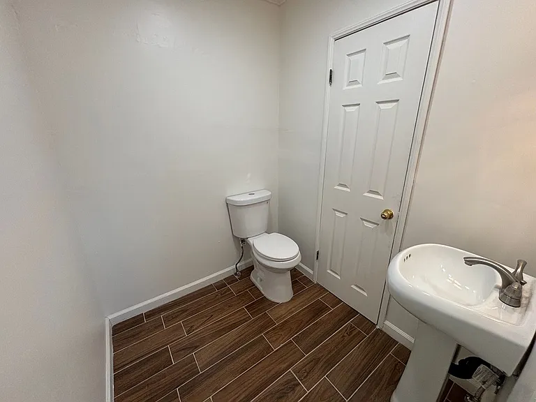 4040 Toland Way — Photo 5