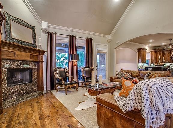 5th image of 438 Stone Canyon Dr