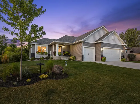 1132 Woodland Dr, Howard Lake, MN 55349
