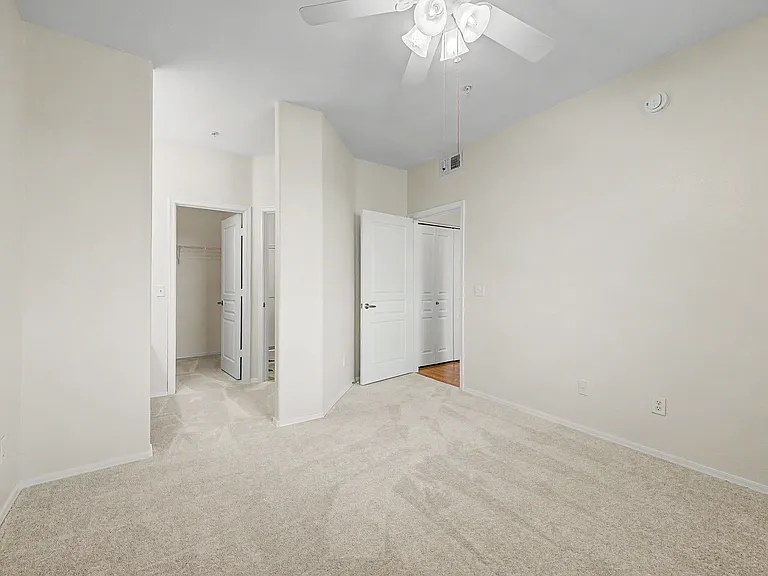 Master Bedroom pic 3