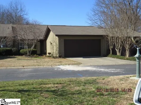 402 Sparrow Hawk Ct, Greer, SC 29650