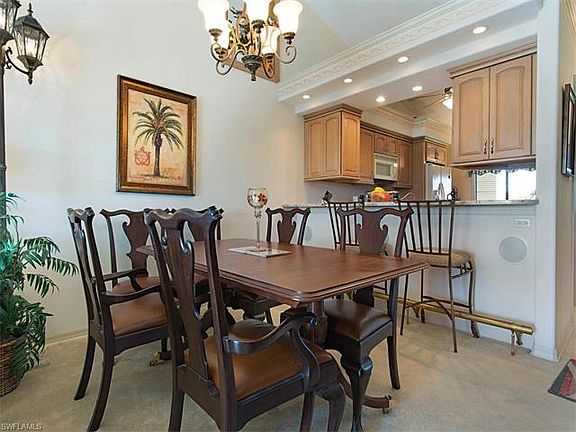 5th image of 4719 SE 17th Pl APT 301