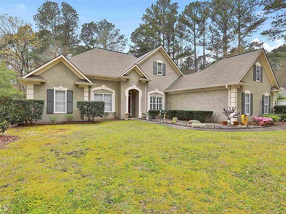3rd image of 75 Beaubrook Ln