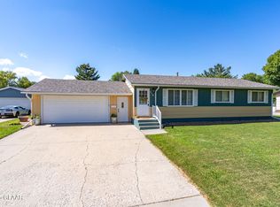 210 Adams St, Crookston, MN 56716