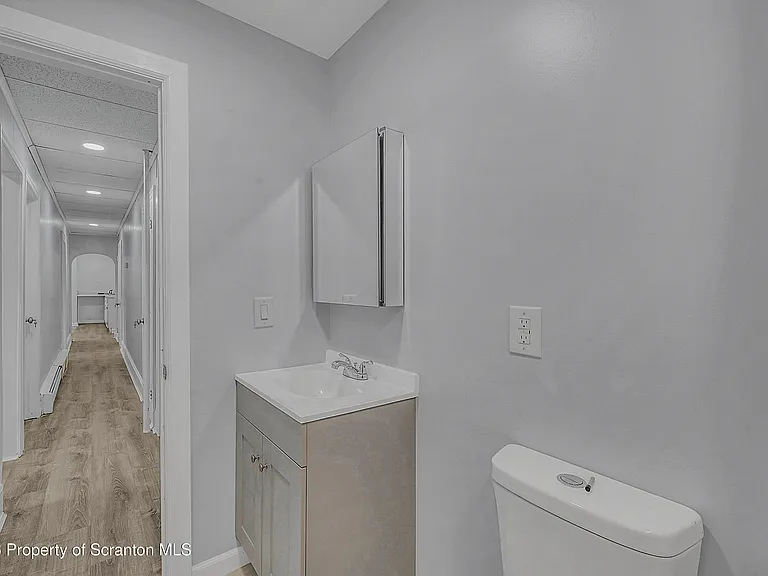 8 Green Ridge St #2 — Photo 10