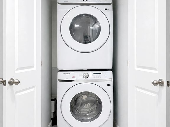 5th image of 225 Elm Ave APT 1
