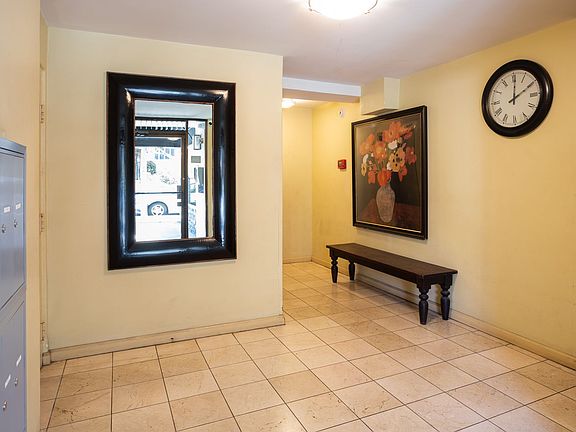 3rd image of 700 Westmount Dr APT 109