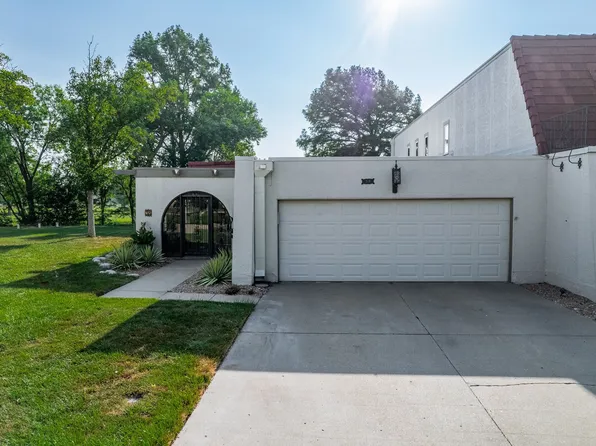 38 E Via Roma Dr, Wichita, KS 67230
