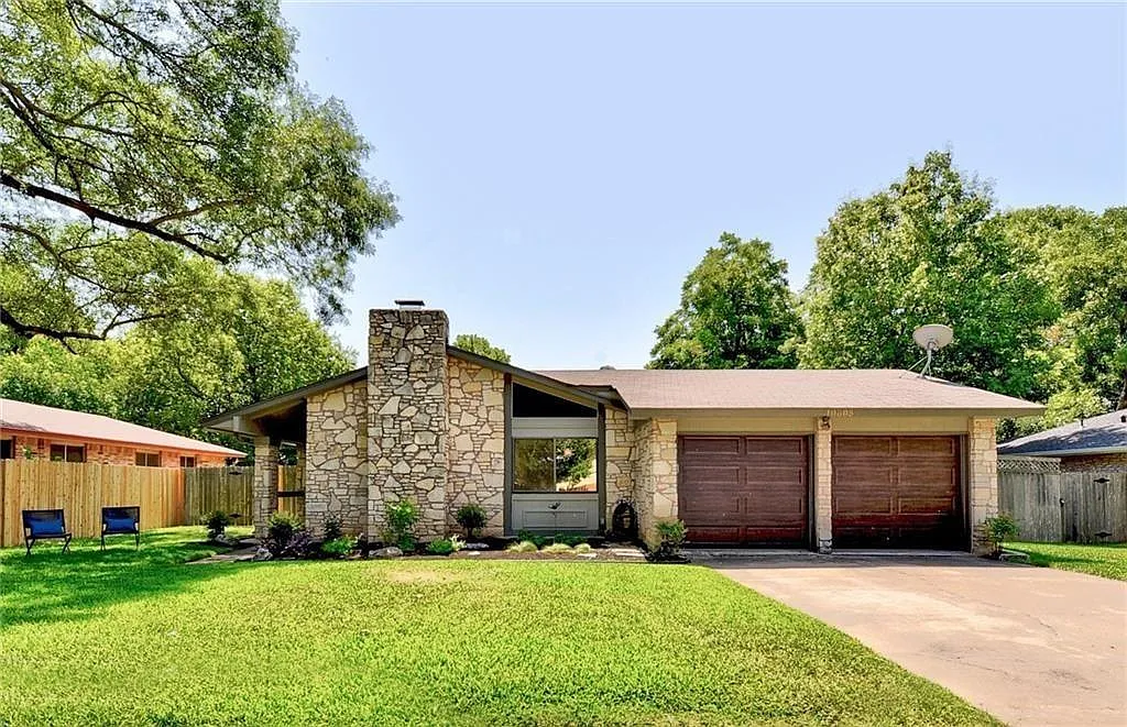 3 bed, 2.0 bath, 1528 sqft, $2,400 — Photo 1