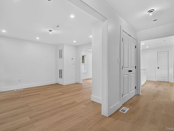 5th image of 76 Poplar Street
