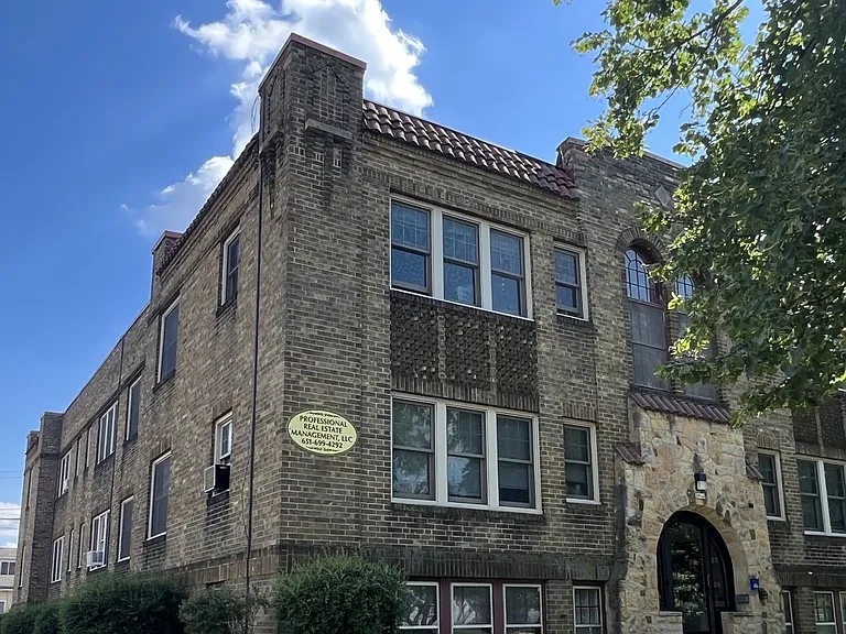 1642 Charles Ave — Photo 8