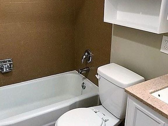 4th image of 5612 University Way NE #7908778