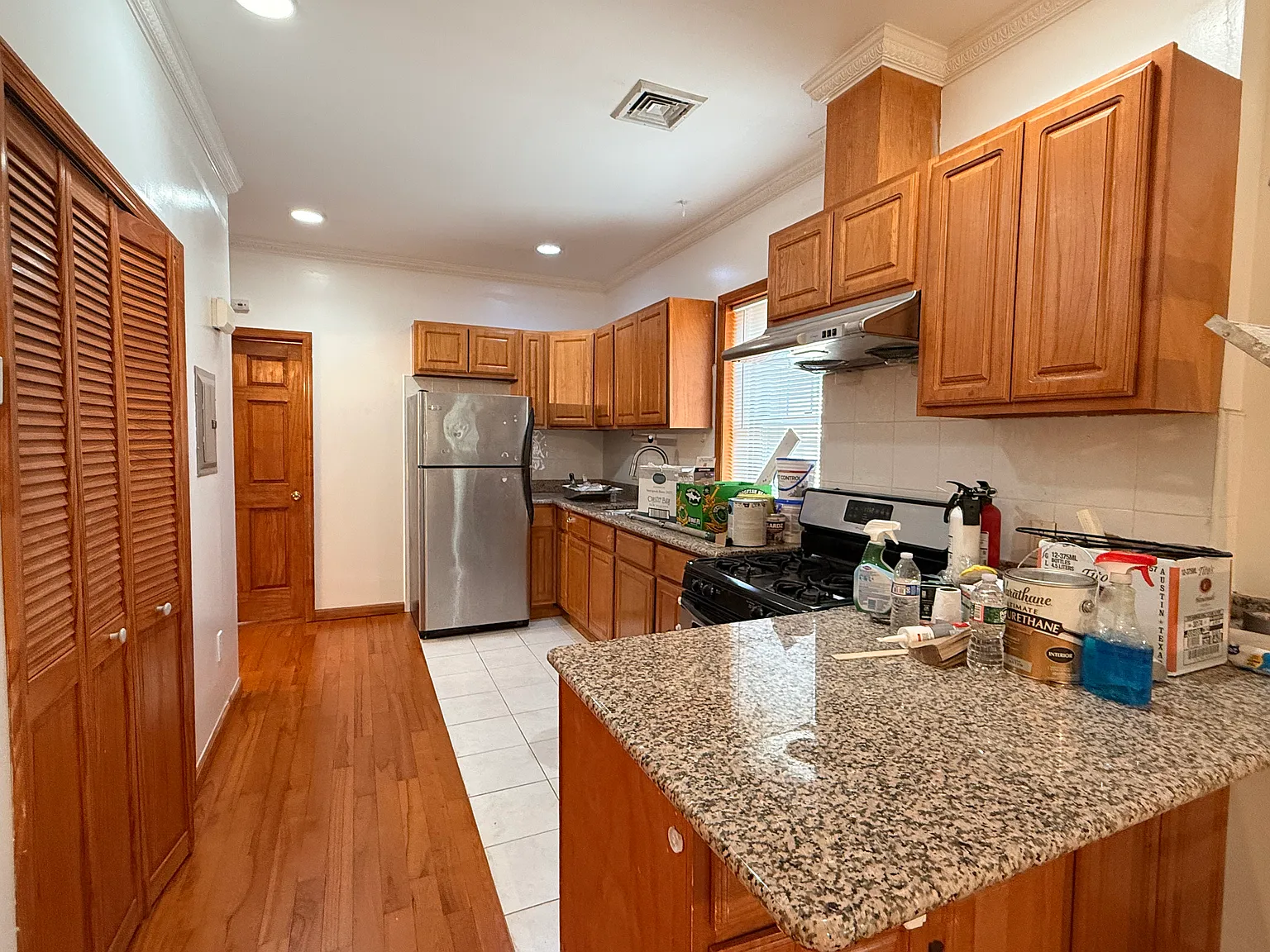 1 bed, 850 sqft, $1,900 — Photo 2