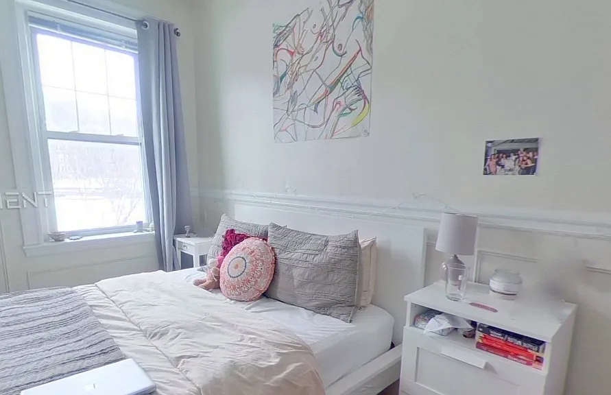 5 bed, $5,200 — Photo 4