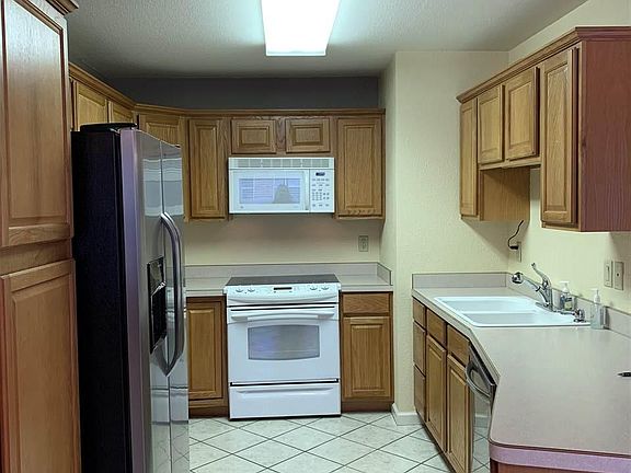 5th image of 208 Southridge Ln