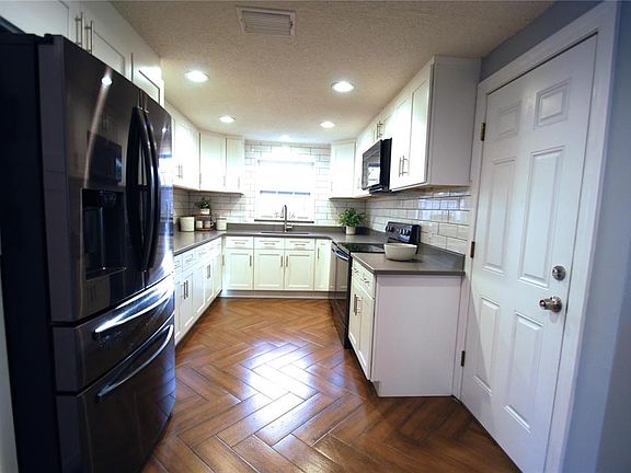 4th image of 3622 N Holiday Lake Dr