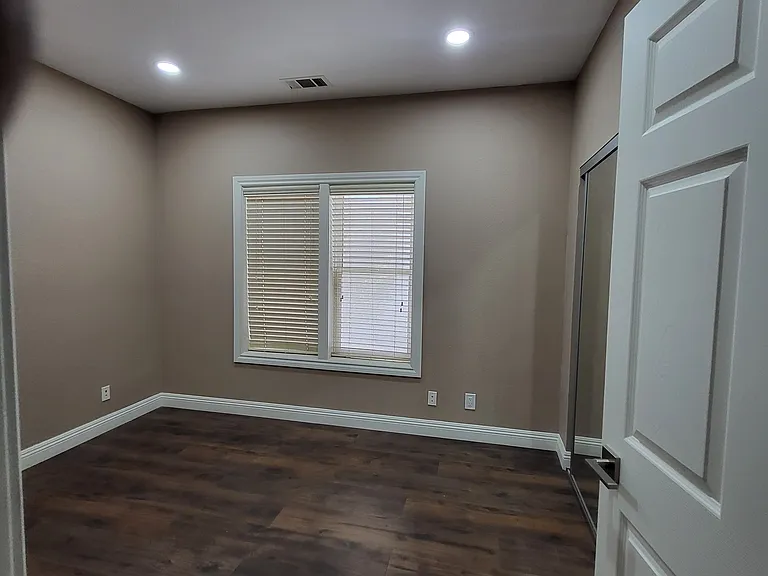 216 Spring St #1 — Photo 5