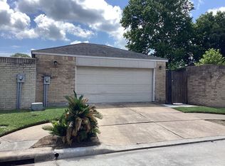 8326 Spring Wind Dr, Houston, TX 77040