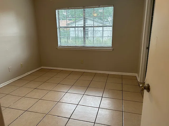 Bowmanor Garden Apartments — Photo 19