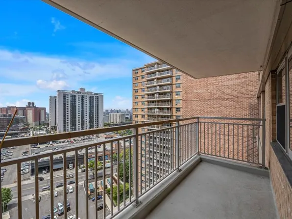 464 Neptune Avenue image 11 of 12
