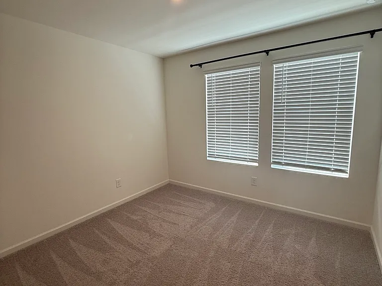 109 Feeney Ln — Photo 11