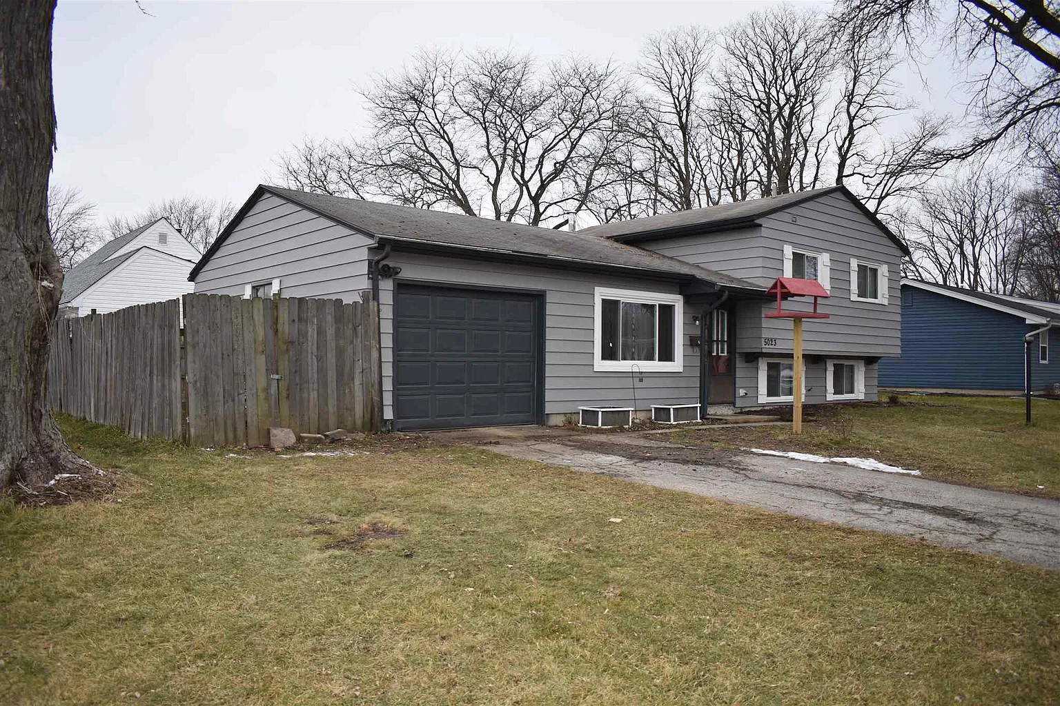 5023 Kirkshire Dr photo 1