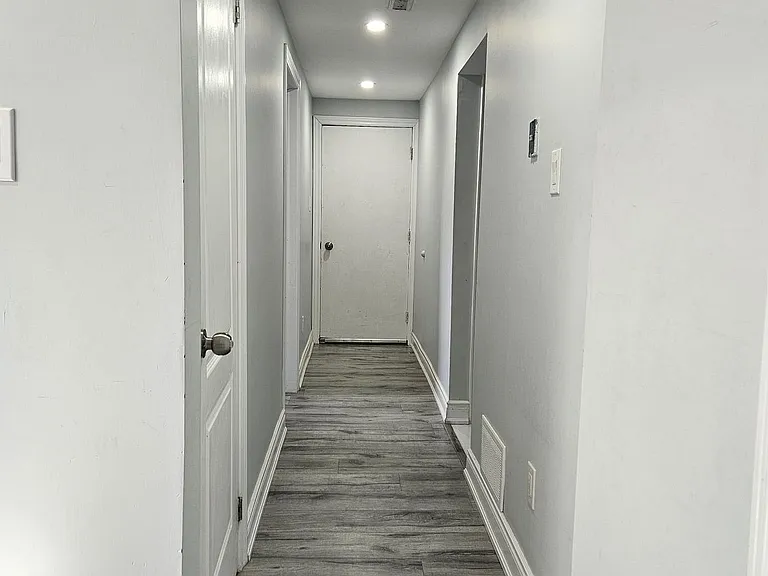 750 Willow Ave — Photo 2
