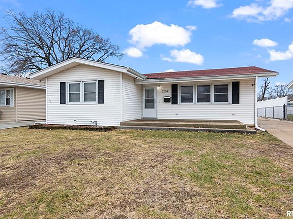 2nd image of 2264 E Eleanor Ave