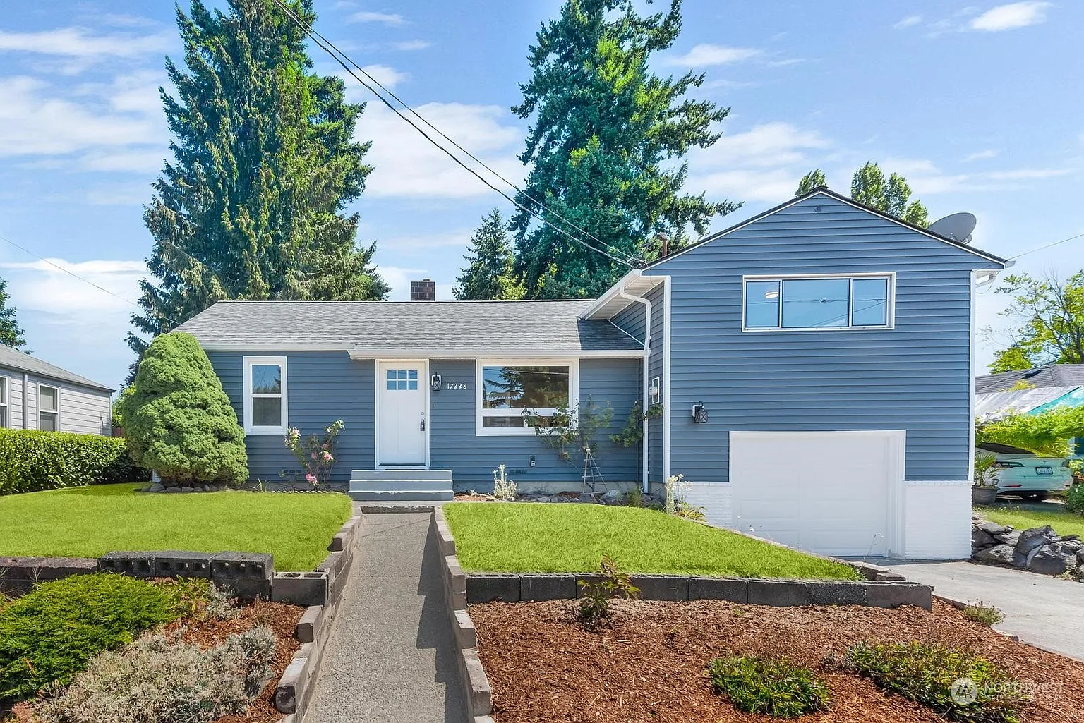 17228 33rd Avenue S photo 1