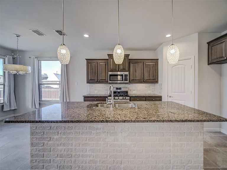 1100 Twin Brooks Ln — Photo 10