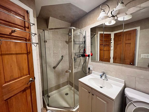 4th image of 1529 85th St Floor 1