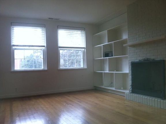 3rd image of 3369 S Stafford St APT B1
