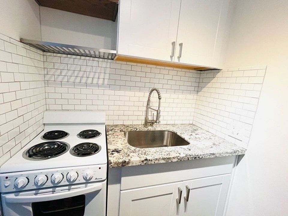 Gilmore Apts 5959 Fauntleroy Way SW Seattle, WA Zillow